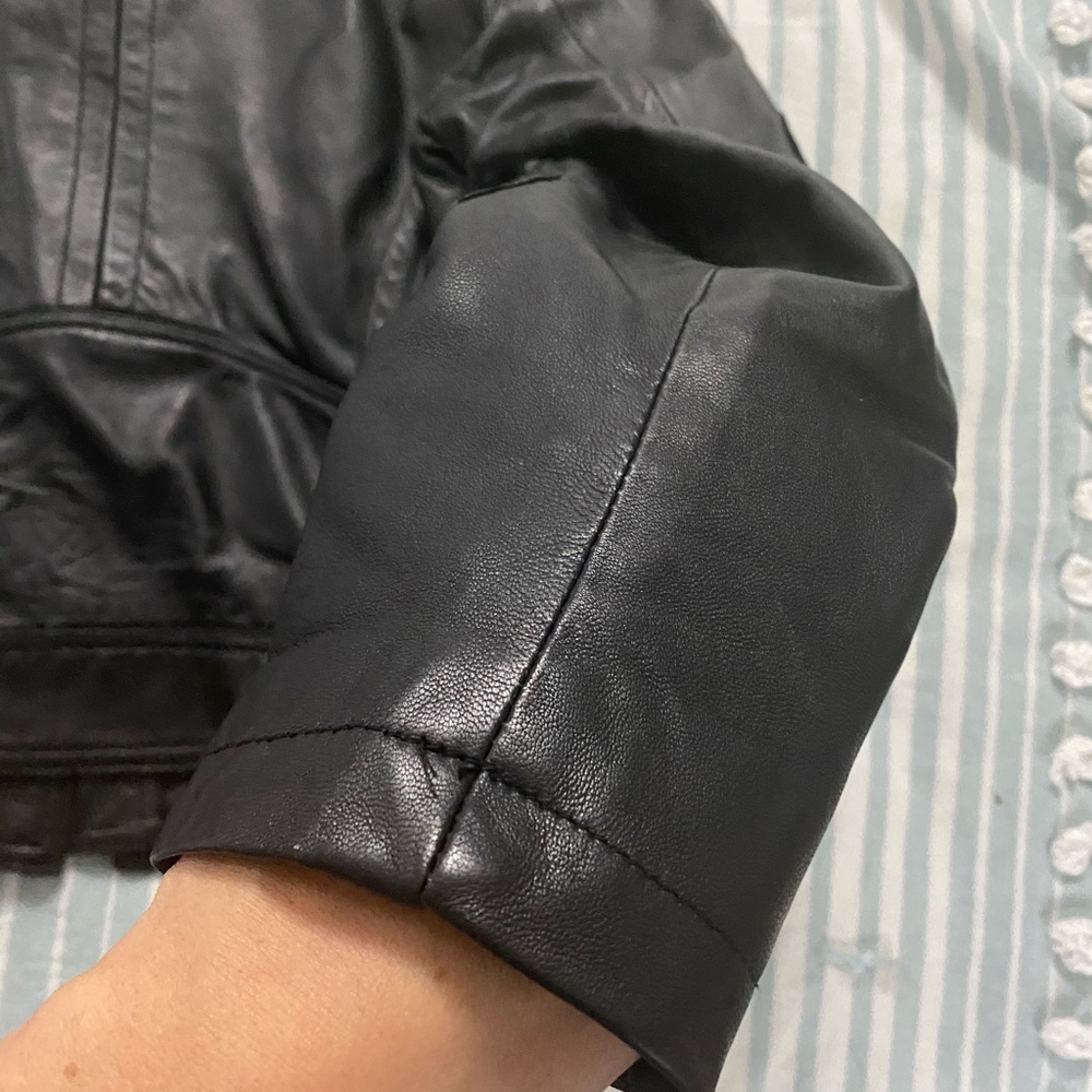 Leather jacket - Picture 5 of 8